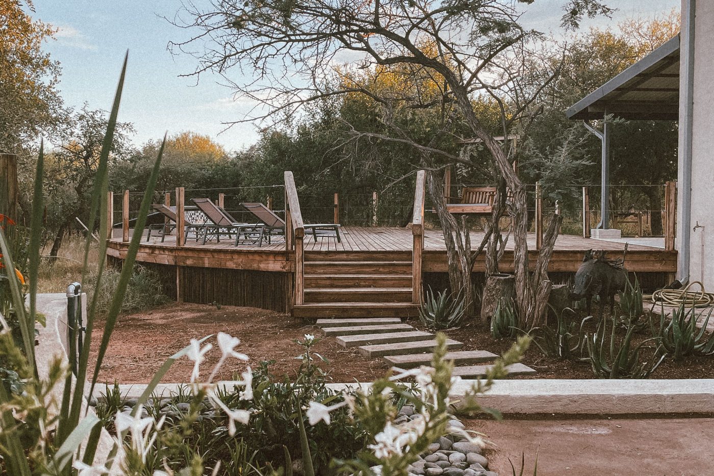 lala-lodge-house-pooldeck-02